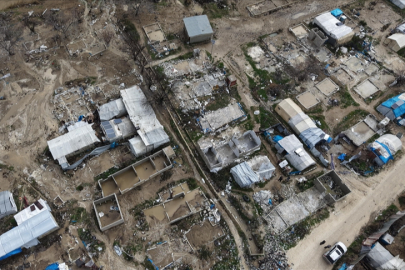 Suriye'nin İdlib ilinde şiddetli yağışlar 15 kampı vurdu, 300 çadır kullanılamaz hale geldi