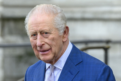 İngiltere Kralı Charles, kardeşi Andrew'un Epstein bağlantıları nedeniyle protesto edildi