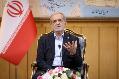 İran Cumhurbaşkanı'ndan ülke basınına "komşu ülkelerin liderlerine hakaret edilmemesi" uyarısı