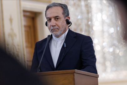 İran Dışişleri Bakanı Erakçi, ordudan üst düzey askeri yetkililerle buluştu