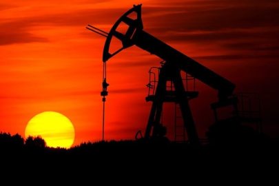 Uluslararası Enerji Ajansı, küresel petrol talebi artış öngörüsünü aşağı yönlü revize etti