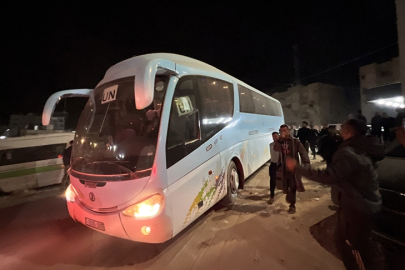 İsrail, Gazze'ye dönüşü engellemek için "para teklifi ve tehditlere" başvuruyor