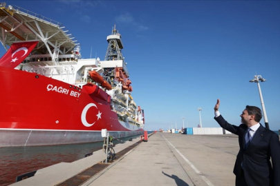 Çağrı Bey sondaj gemisi ilk görev yeri Somali'ye uğurlandı