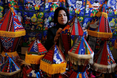 Gazze'de kadın girişimci, imkansızlıklar içinde ürettiği ramazan fenerleriyle umudu yeşertiyor