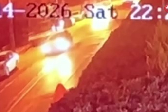 Otomobil ile motosiklet kafa kafaya çarpıştı: 2 yaralı