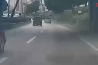 Bursa’da dehşet: Çocukların üzerine araç sürdü