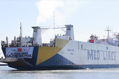 Türk Kızılay'ın Gazze için hazırladığı 21. "İyilik Gemisi" Mersin Limanı'ndan uğurlandı