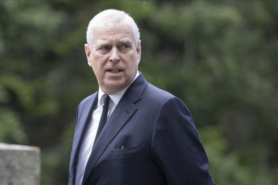 İngiltere hükümeti, eski Prens Andrew'u kraliyet tahtı varisliği sırasından çıkarmayı değerlendiriyor