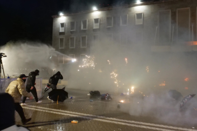 Tiran'da binlerce kişi Rama hükümetinin istifasını istedi