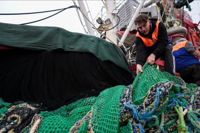 Hava koşulları nedeniyle denize açılamayan Egeli balıkçılar sezonun kalanından umutlu