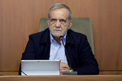 İran Cumhurbaşkanı, baskı ve zorluklara boyun eğmeyeceklerini söyledi