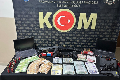 Rüşvet ve kaçakçılık operasyonunda 26 zanlı tutuklandı