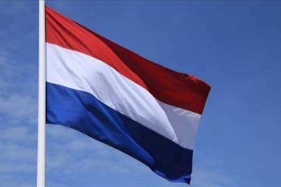 Hollanda'da yeni hükümet üyeleri yemin ederek göreve başladı