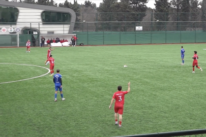 İstanbul'da maç sırasında topun çarptığı martı kalp masajıyla hayata döndürüldü