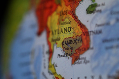 Tayland: Kamboçya, sınırda bombaatarla ateşkesi ihlal etti