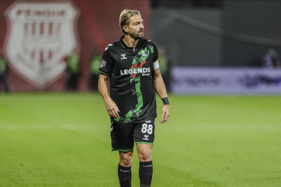 Sakaryaspor'da Caner Erkin ile yollar ayrıldı