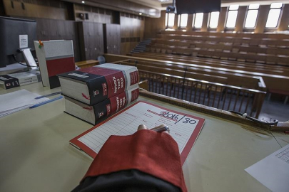 Kız çocuklarının telefonunu ele geçirip sahte ihbarda bulunan 5 çocuğa 45 yıla kadar hapis istendi