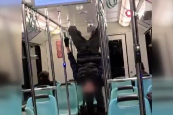 Bursa metrosunda tepki çeken görüntüler