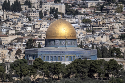 İsrail, İran'a saldırılarıyla eş zamanlı Mescid-i Aksa'yı kapattı