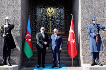 Milli Savunma Bakanı Güler, Azerbaycan Savunma Sanayi Bakanı Mustafayev ile görüştü