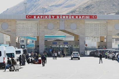 Türkiye-İran sınırındaki gümrük kapılarında günübirlik yolcu geçişleri durduruldu