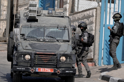 İsrail ordusu, Batı Şeria'daki baskınlarda ikisi kadın 40 Filistinliyi gözaltına aldı