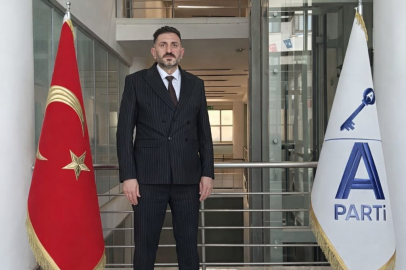 Mehmet Öztürk’ten Mustafa Bozbey’e çok sert sözler: “Faturayı bahanelere değil, cesaretin varsa kendine kes!”