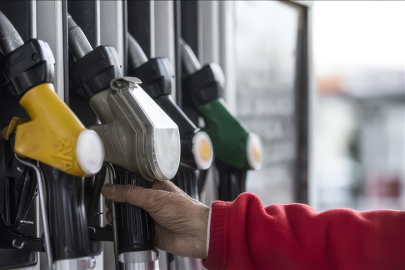 Akaryakıt fiyatlarında geçici olarak eşel mobil sistemi devreye alındı