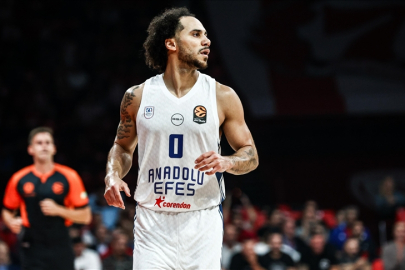Anadolu Efes'te Shane Larkin, parkeden 4-6 hafta daha uzak kalacak