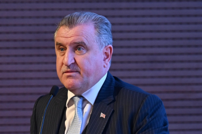 Bakan Bak'tan milli atıcılara tebrik mesajı