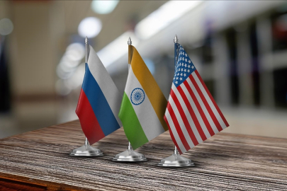 ABD, Hindistan'ın Rus petrolü alımına geçici olarak izin verdi