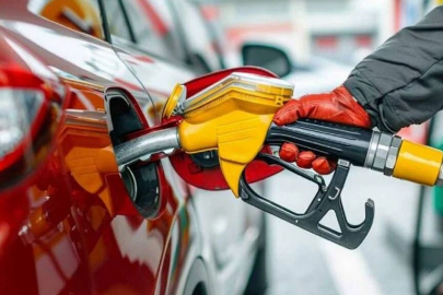 Akaryakıta bu gece çifte zam