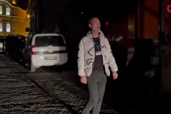 Bu mahallede davul çalanın başı belaya giriyor