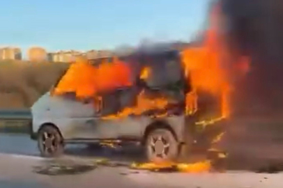 Bursa'da hafif ticari araç alev aldı