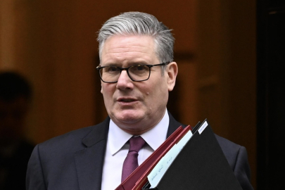 İngiltere Başbakanı Starmer, İran'daki savaş uzadıkça ekonomik etkisinin de büyüyeceğini belirtti