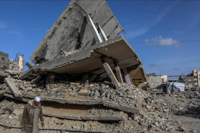 İsrail ordusu ateşkesi ihlal ederek Gazze Şeridi'nin çeşitli bölgelerini bombalamayı sürdürüyor