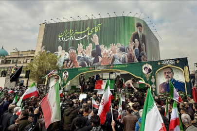 ABD-İsrail saldırılarında ölen İranlı komutanlar için Tahran’da cenaze töreni düzenlendi