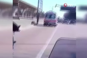 Bursa'da feci kaza! Kırmızı ışıkta peş peşe çarpışma