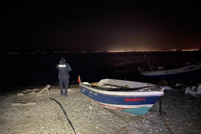 Balık tutmak için açılan kayık battı, baba-oğul ölümden döndü