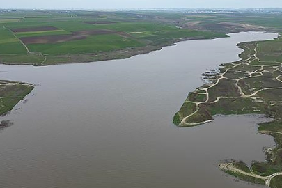Kuraklıkla suyu çekilen Türkmenli Göleti yağışlarla yeniden dolmaya başladı