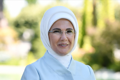 Emine Erdoğan, Türk milleti ve İslam aleminin Kadir Gecesi'ni tebrik etti
