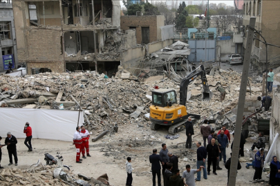 Tahran'ın en eski yerleşim yerlerinden Cevadiye Mahallesi, saldırılarda büyük hasar aldı