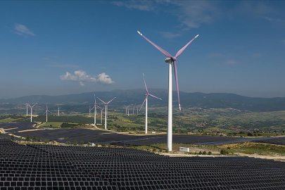 Yenilenebilir enerjide yatırım süresinin yarıya inmesi 2035 hedeflerine giden yolu açıyor