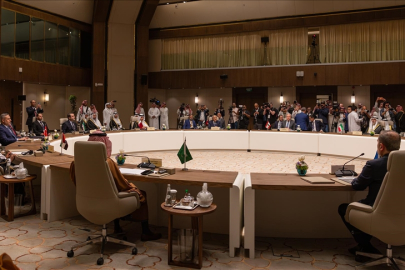 Suudi Arabistan'daki toplantıda İran'ın bölge ülkelerine saldırılarının durması istendi