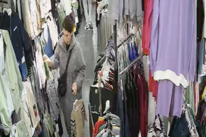 Bursa'da bayram yoğunluğunu fırsat bilen 2 kadın 16 bin liralık ürün çaldı