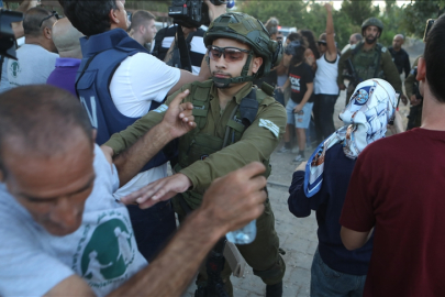 İsrail askerleri ve Yahudi yerleşimciler Batı Şeria’da eş zamanlı saldırılar düzenledi