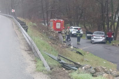 Kontrolden çıkan otomobil alt yola uçtu: 3 yaralı