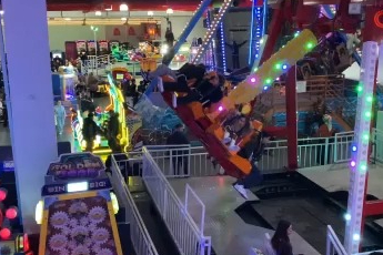 Bursa'da bayramın adresi AVM'ler oldu