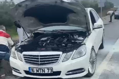 Lüks otomobil küle dönmeden söndürüldü