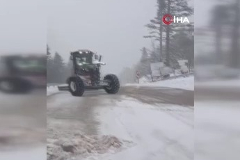 Uludağ’da bayramda kar sürprizi